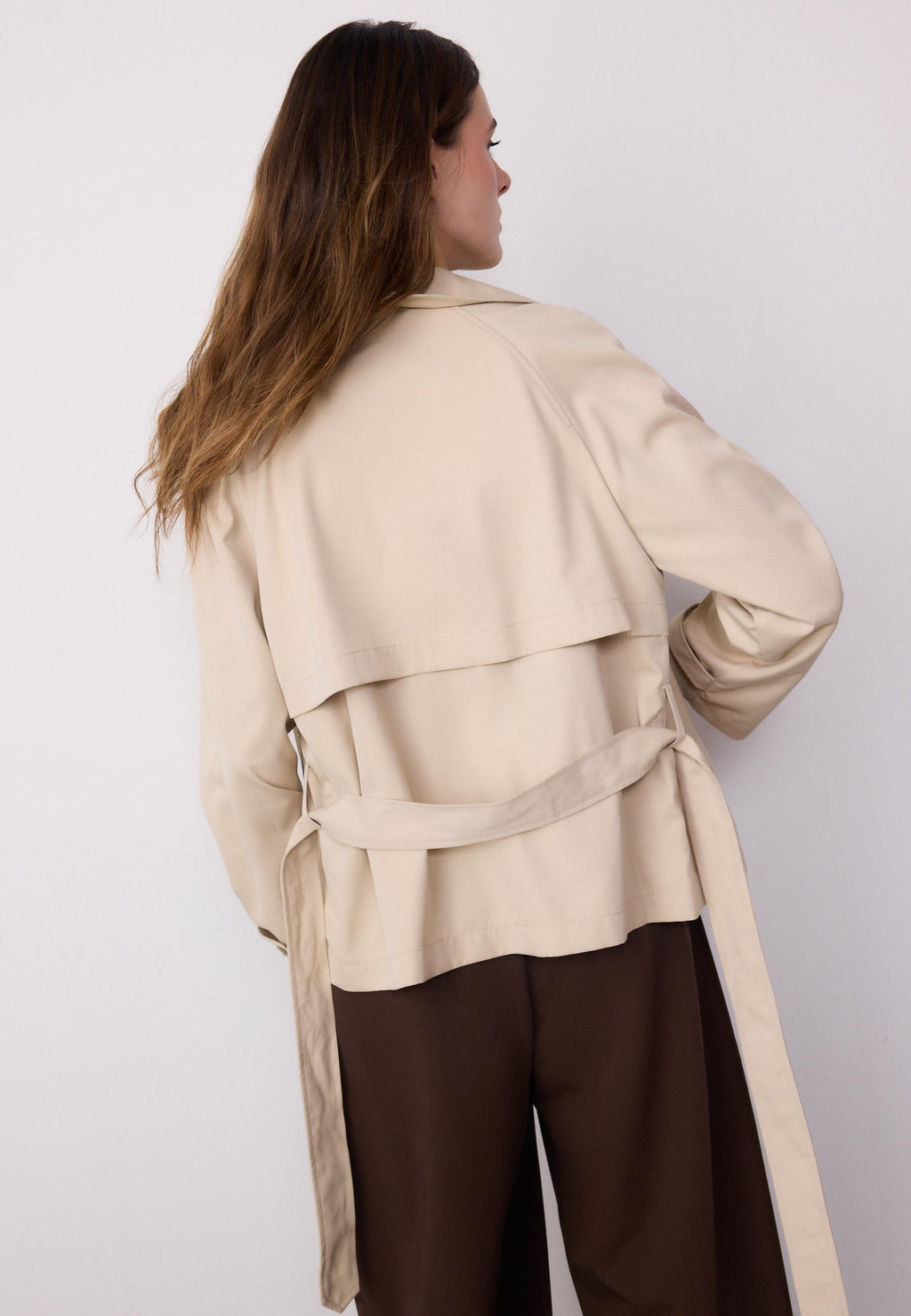 Stradivarius SHORT FLOWING TRENCH COAT WITH BELT