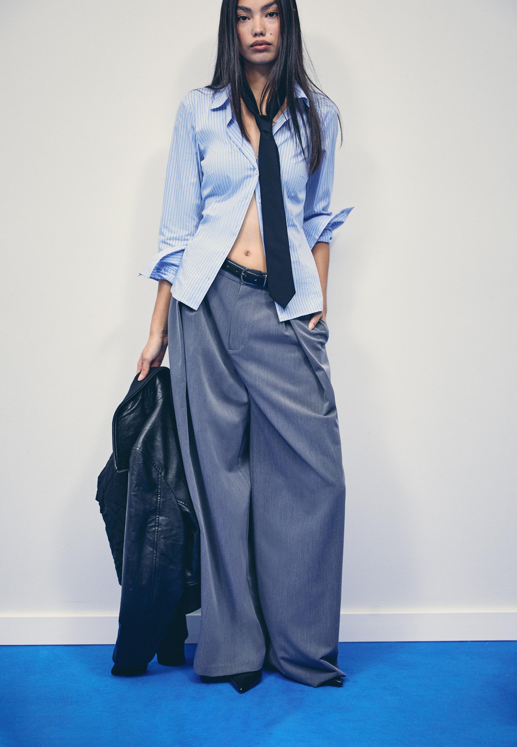 Stradivarius BASIC FITTED STRIPED SHIRT