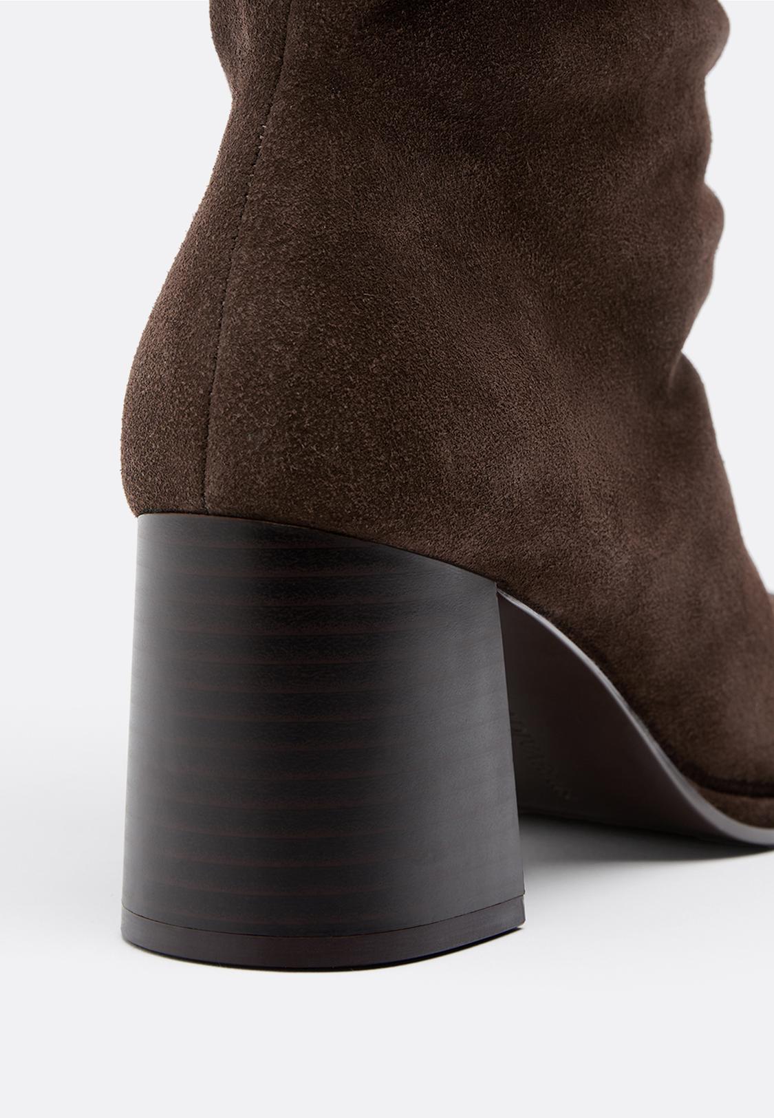 Stradivarius SLOUCHY LEATHER HEELED BOOTS