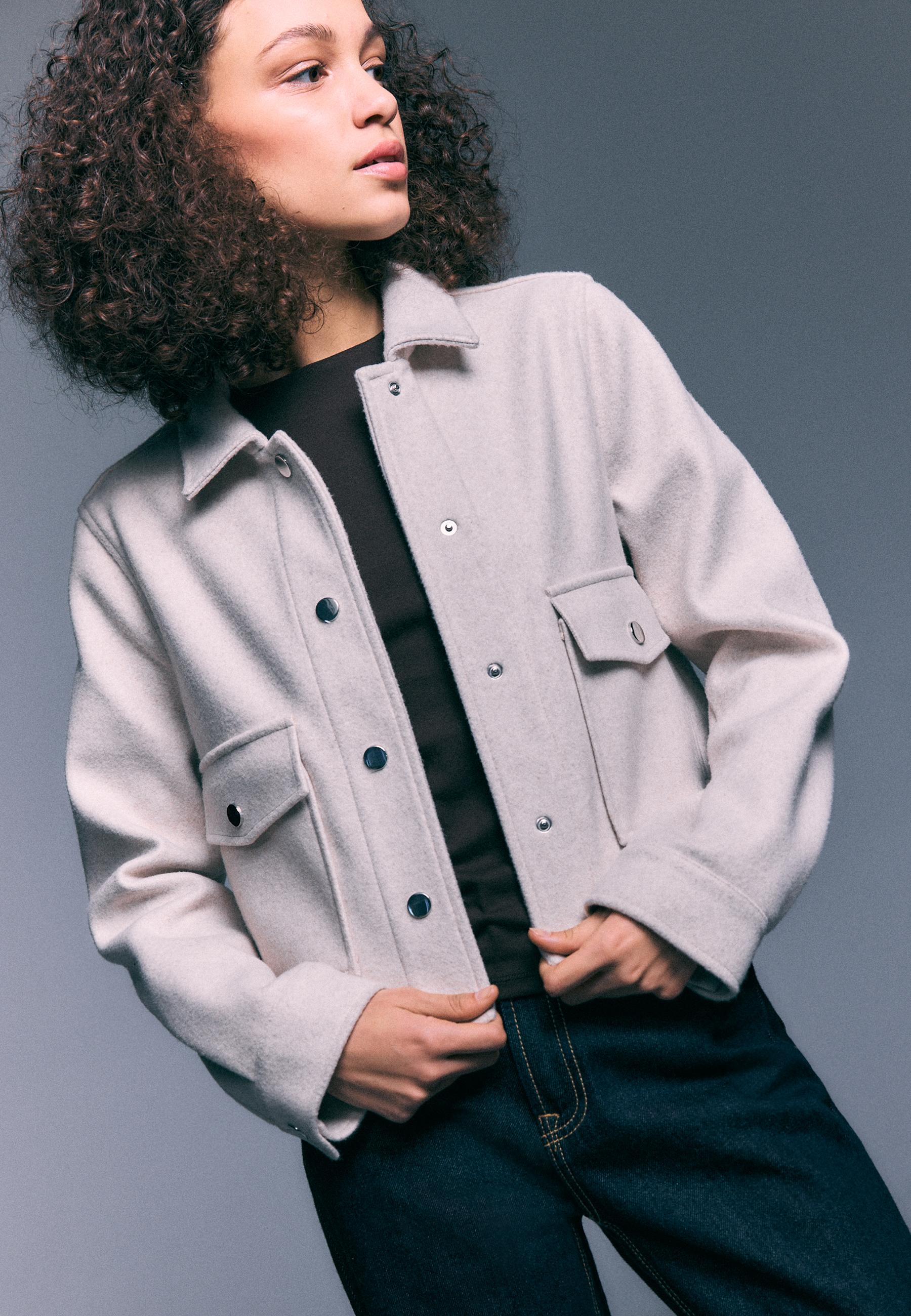 Stradivarius SOFT SHORT JACKET