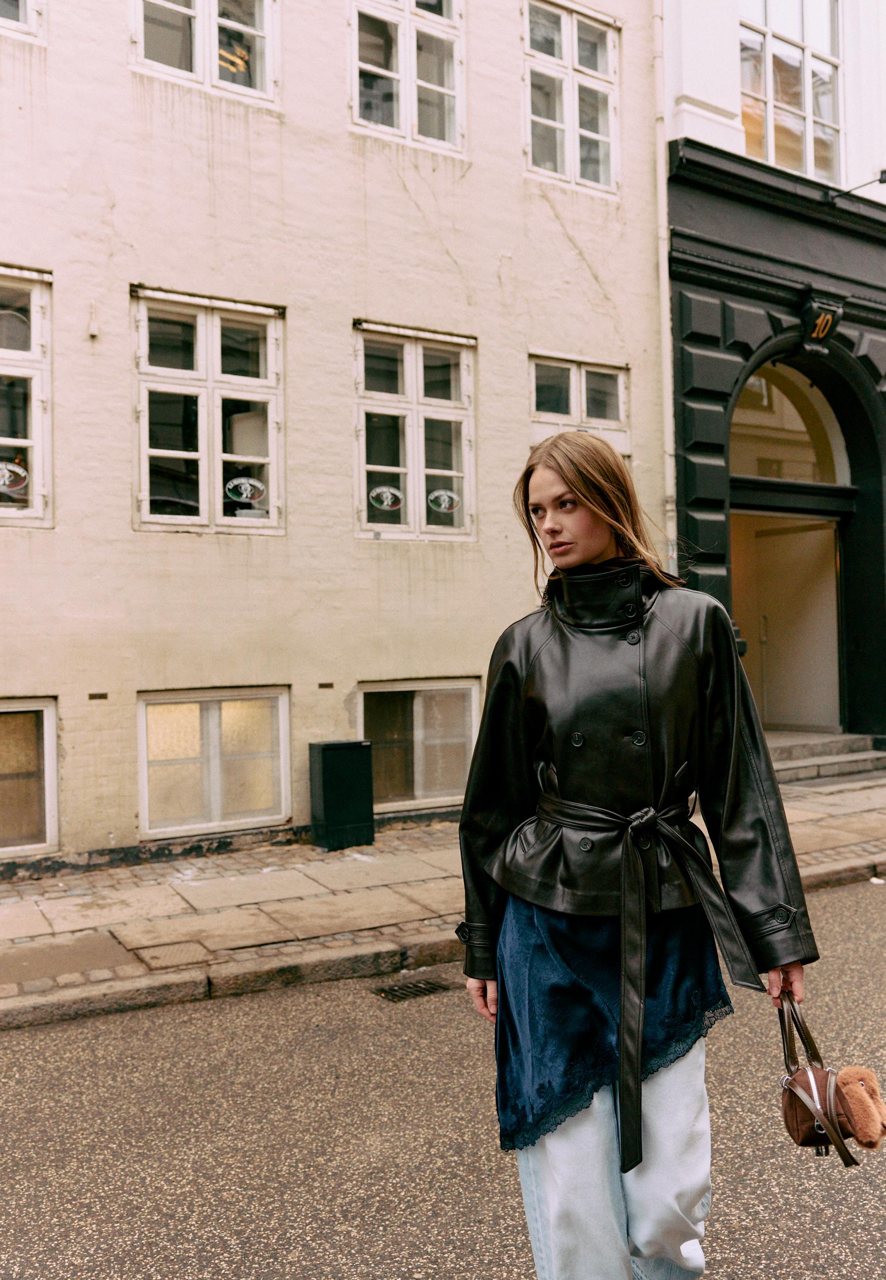 Stradivarius HIGH-NECK TRENCH COAT WITH LEATHER-EFFECT FINISH