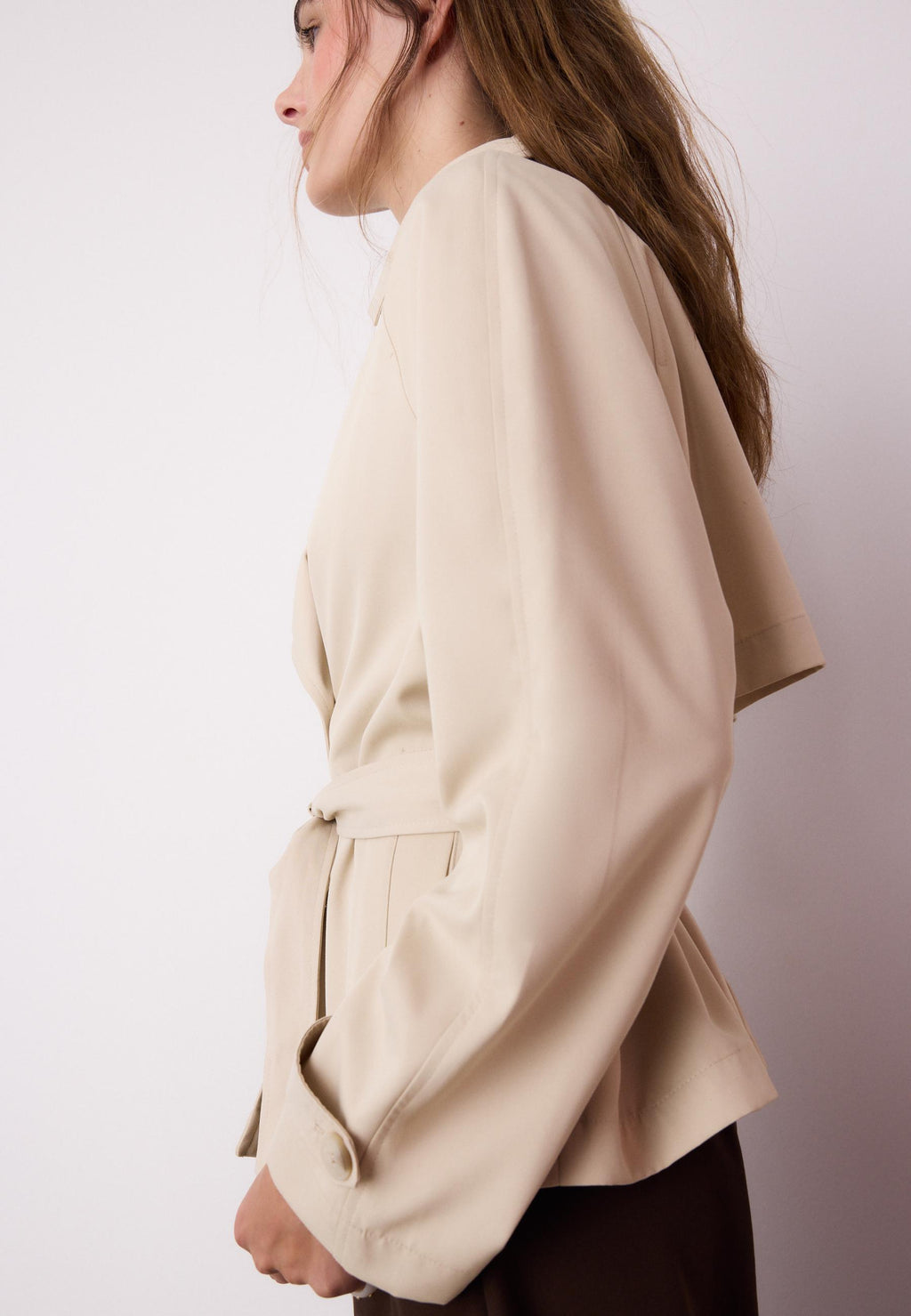 Stradivarius SHORT FLOWING TRENCH COAT WITH BELT