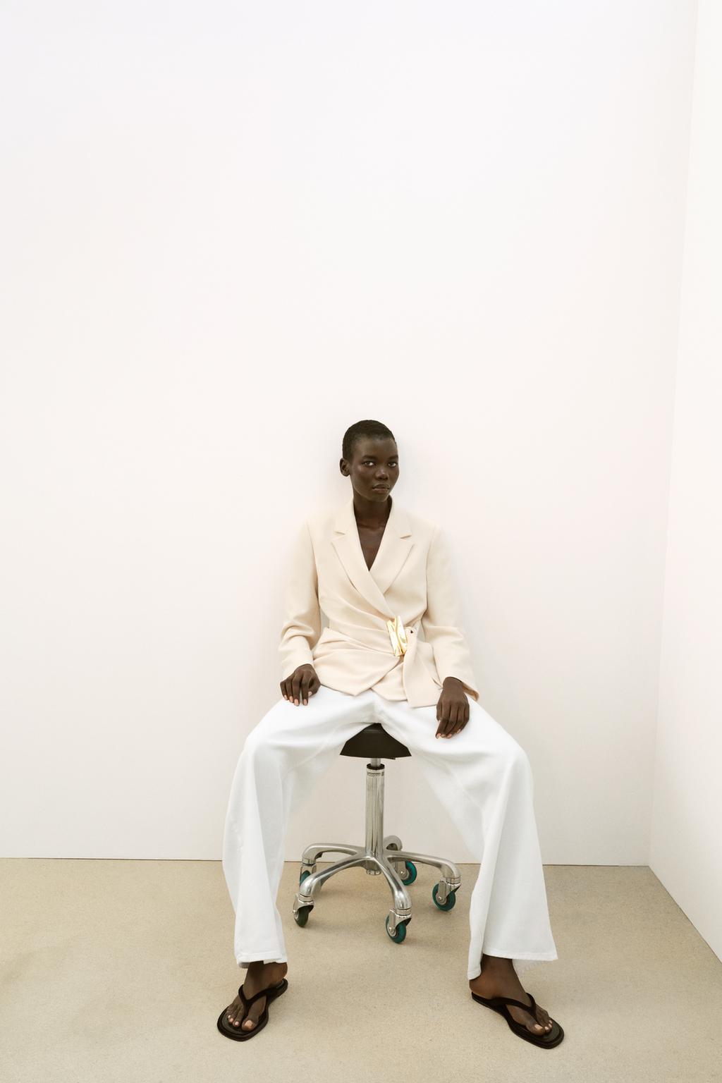 Zara DOUBLE-BREASTED BLAZER WITH BUCKLE