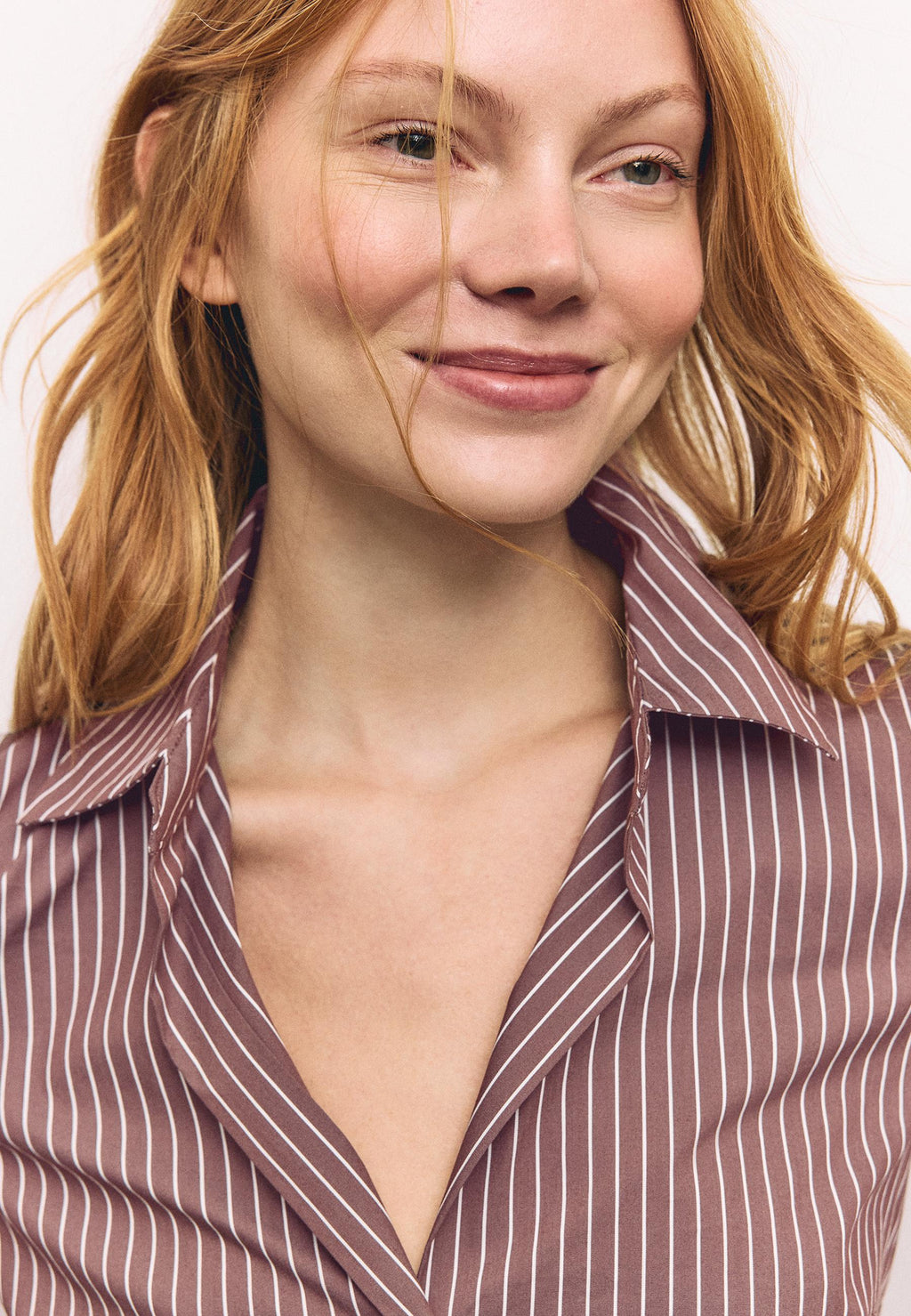 Stradivarius BASIC FITTED STRIPED SHIRT