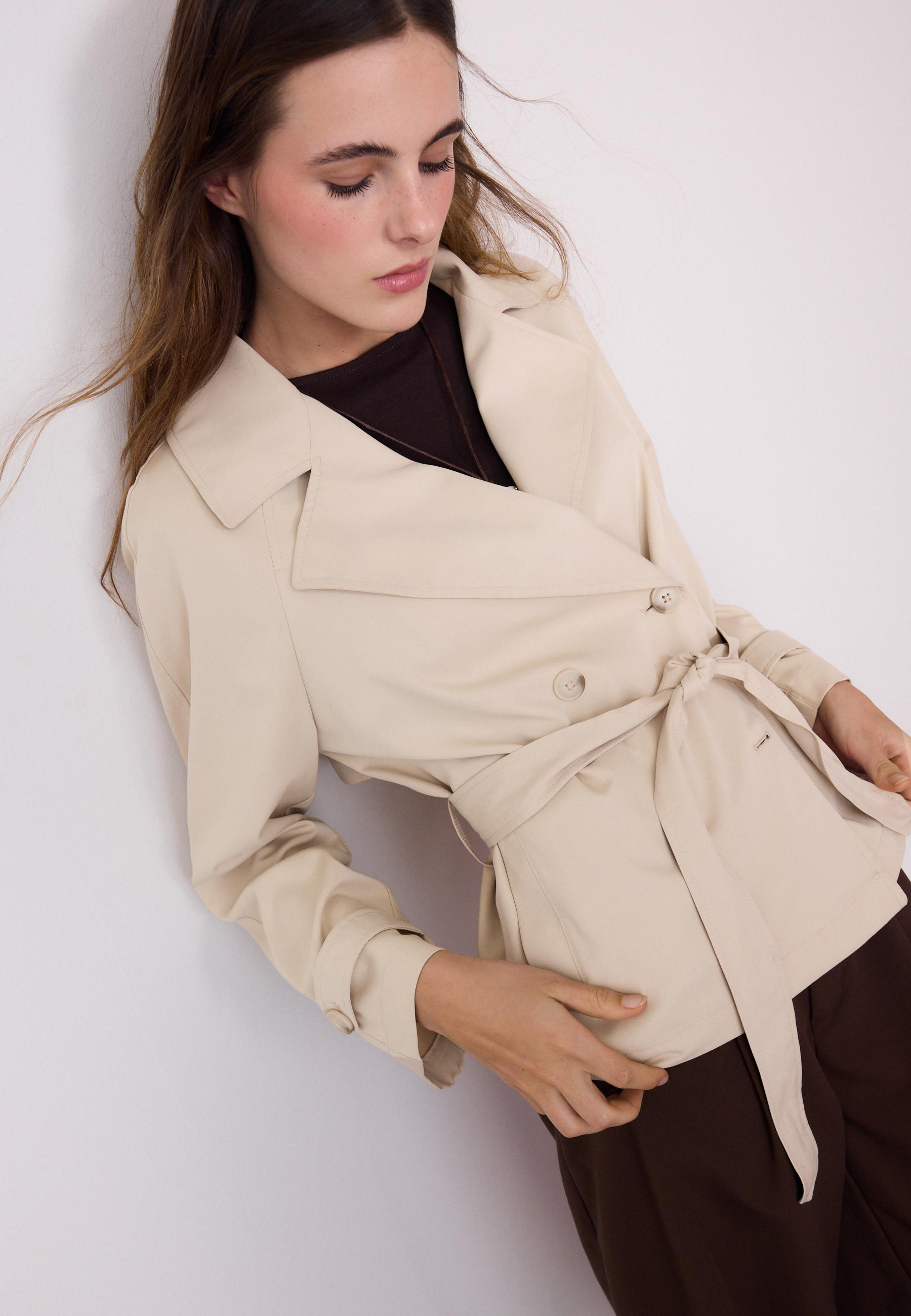 Stradivarius SHORT FLOWING TRENCH COAT WITH BELT